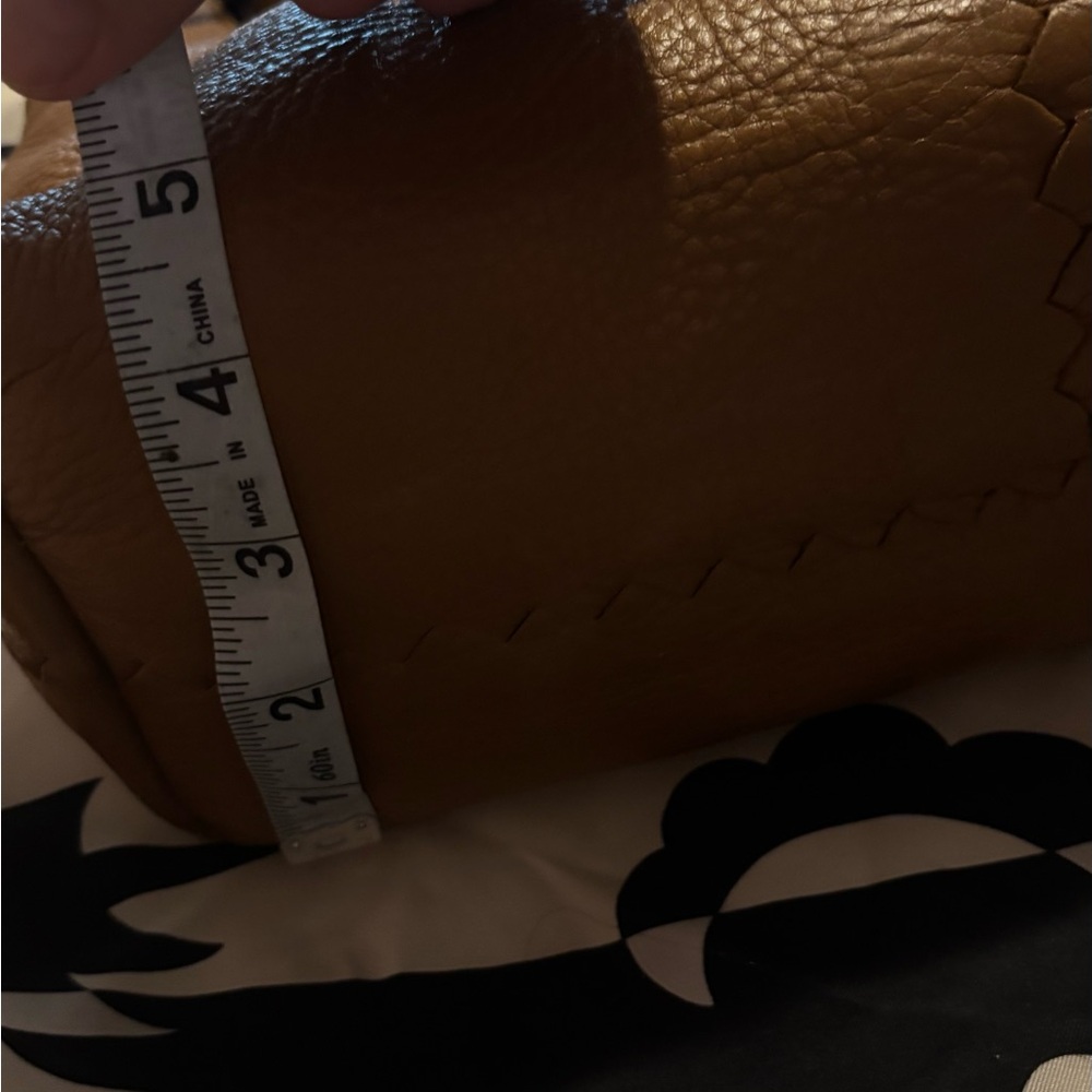 Bottega Veneta Tan Leather Shoulder Bag - Picture 3 of 10